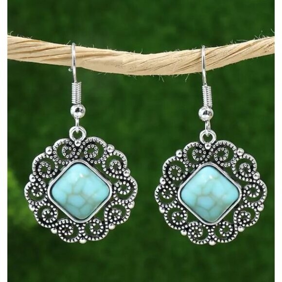 Bohemian Style Simulated Silver & Turquoise Jewelry Set: Necklace & Earrings NEW - Picture 6 of 6